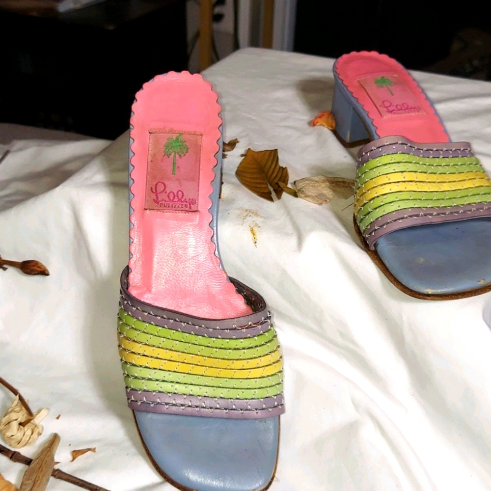 Lllly Pulitzer ladies slip on sandals